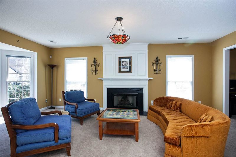 118 Haddonfield Ln, Cary, NC 27513