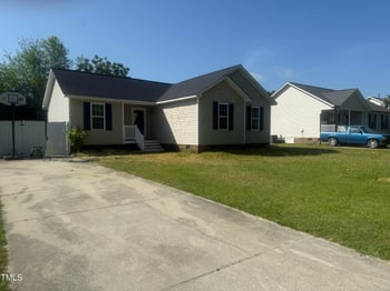 118 Hawthorn Dr, Clayton, NC 27520