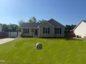 118 Hawthorn Dr, Clayton, NC 27520