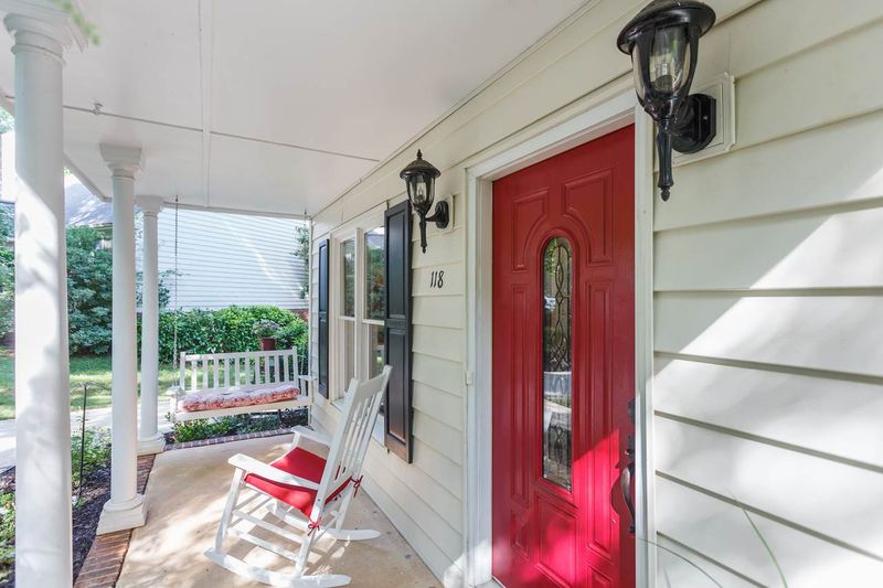 118 Keystone Dr, Cary, NC 27513