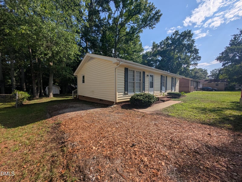 118 Mciver St, Zebulon, NC 27597