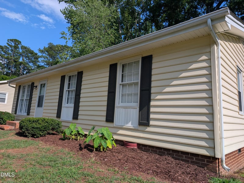 118 Mciver St, Zebulon, NC 27597