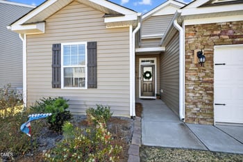 118 Norris Creek Dr, Clayton, NC 27527