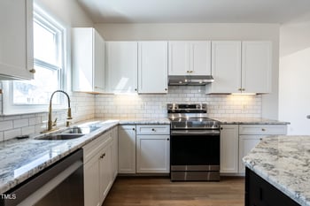 118 Riverwood Dr, Fuquay Varina, NC 27526