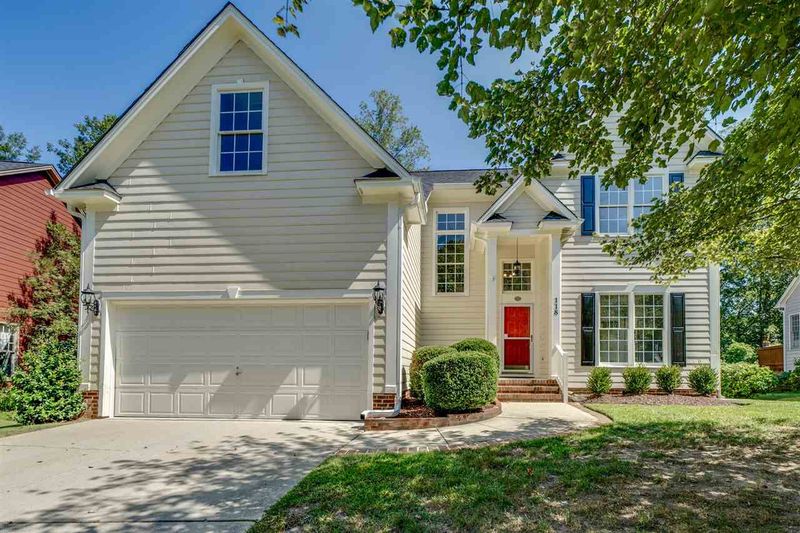 118 Streamview Dr, Cary, NC 27519