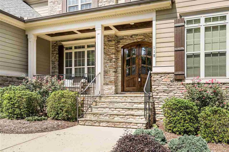 118 Watrus Dr, Clayton, NC 27527