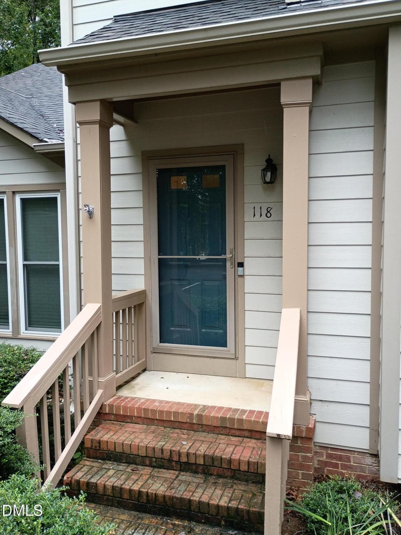 118 Windbyrne Dr, Cary, NC 27513