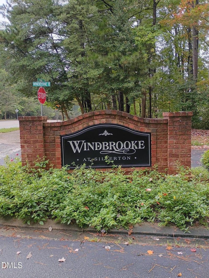 118 Windbyrne Dr, Cary, NC 27513