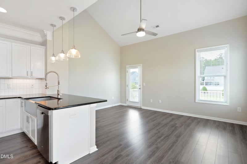 1180 Brown Velvet Ln, Apex, NC 27523