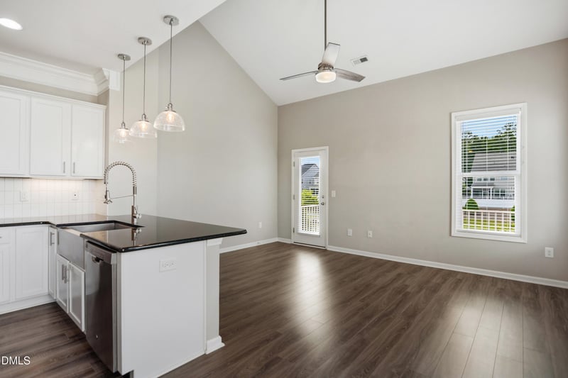 1180 Brown Velvet Ln, Apex, NC 27523