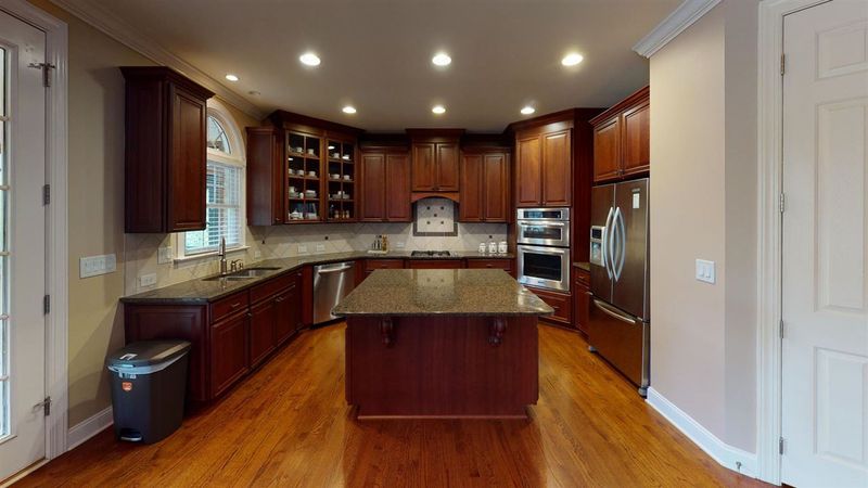 11803 Wake Bluff Dr, Raleigh, NC 27614