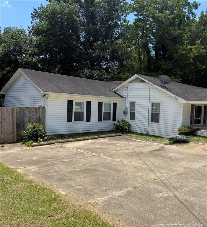 1181 Torrey Dr, Fayetteville, NC 28301