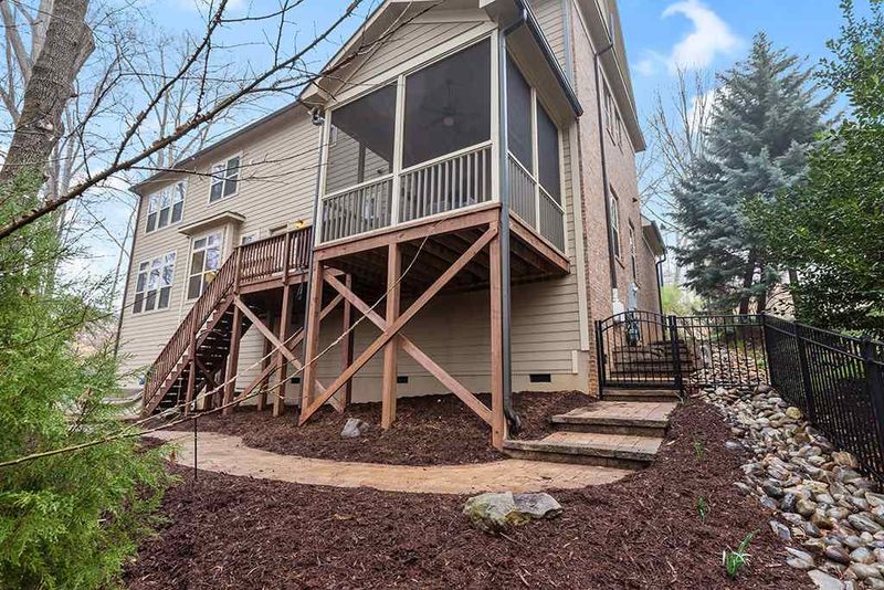11815 Wake Bluff Dr, Raleigh, NC 27614