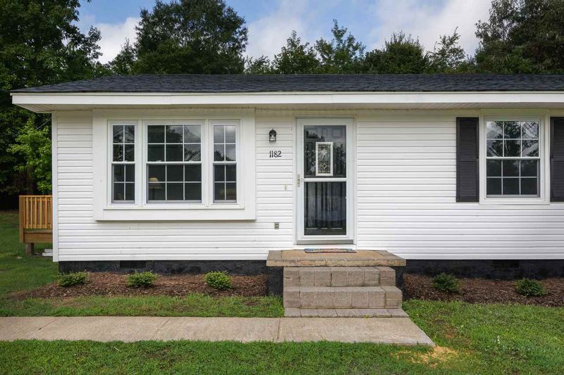 1182 Cheves Rd, Zebulon, NC 27597