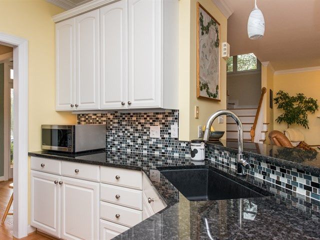 11821 Pembridge Ln, Raleigh, NC 27613