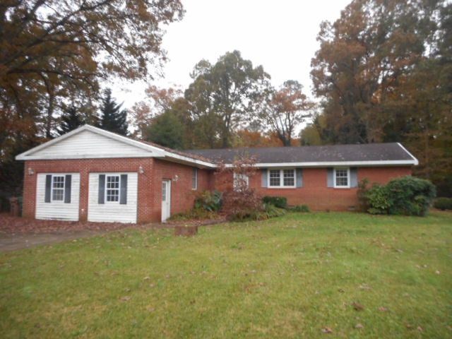 1187 Fairlane Rd, Cary, NC 27511