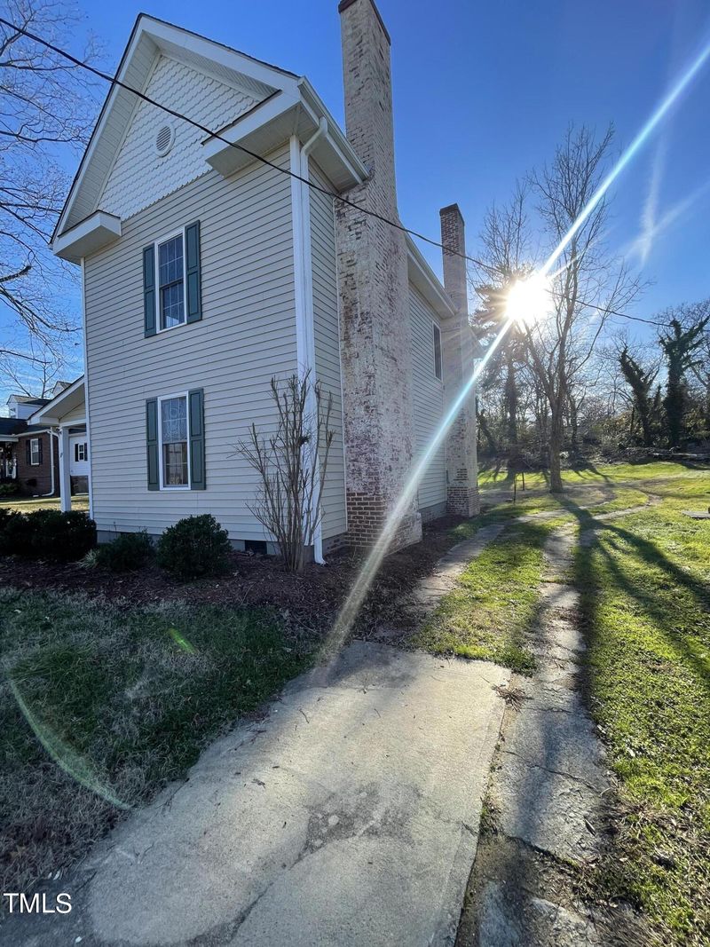 119 Academy St, Roxboro, NC 27573