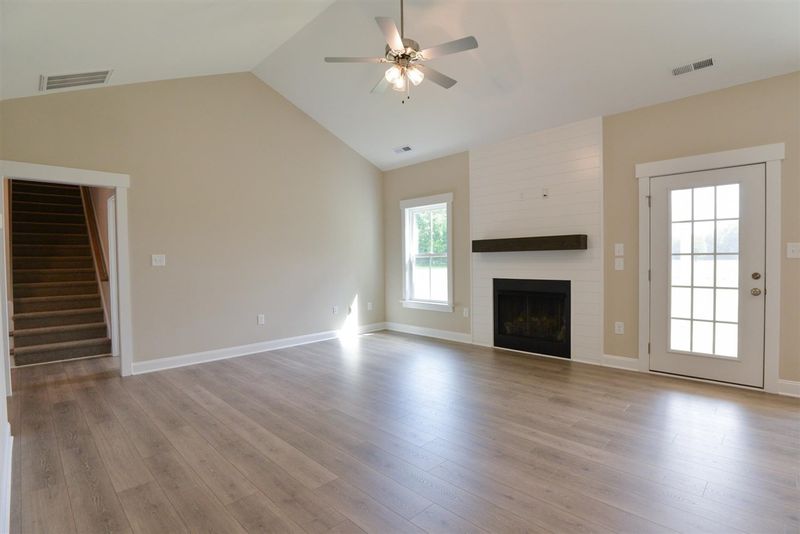 119 Denvale Dr, Selma, NC 27576