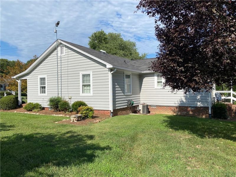 119 Forest Dr, Burlington, NC 27215