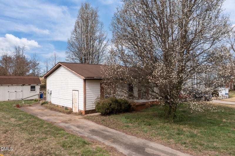 119 Forestwood Ct, Mebane, NC 27302