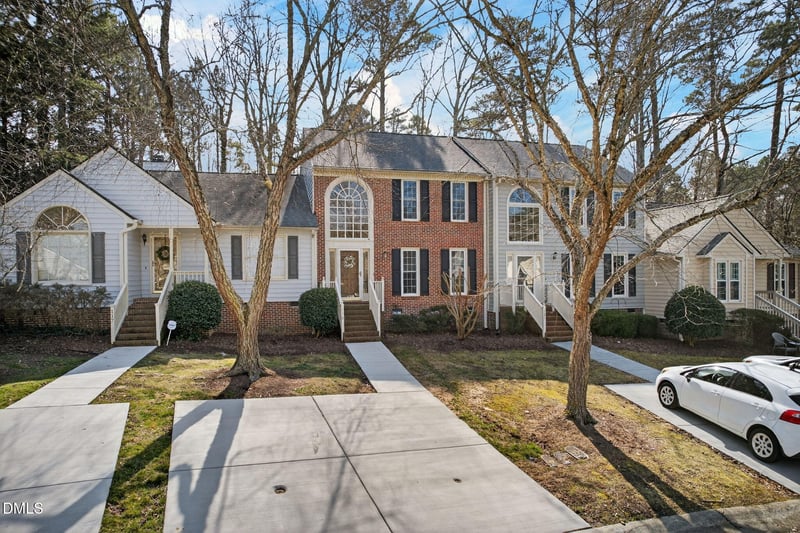 119 Heatherwood Dr, Apex, NC 27502