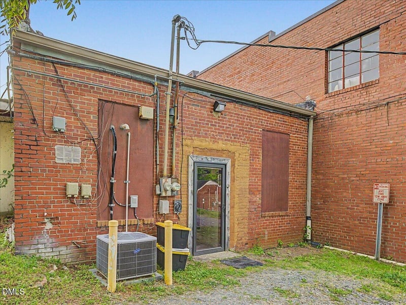 119 Hillsboro St, Pittsboro, NC 27312