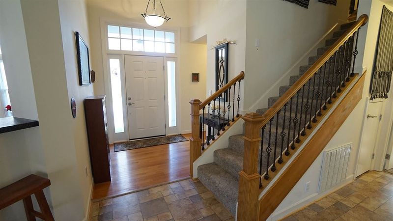 119 Kramer Ct, Cary, NC 27511