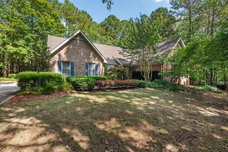 119 Nottingham Dr, Chapel Hill, NC 27517