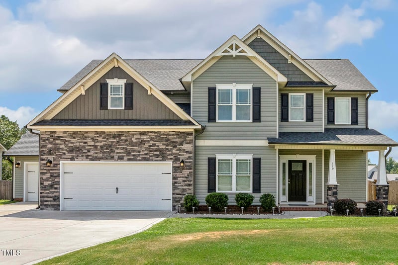 119 Oakhaven Dr, Holly Springs, NC 27540