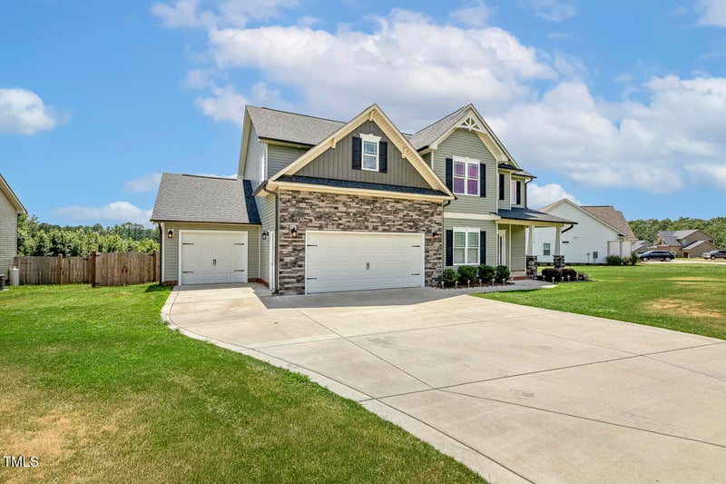 119 Oakhaven Dr, Holly Springs, NC 27540