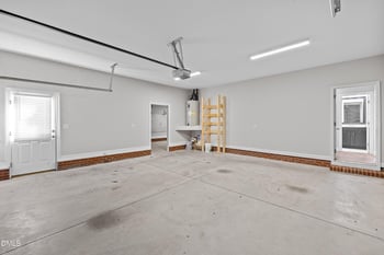 119 Oakhaven Dr, Holly Springs, NC 27540