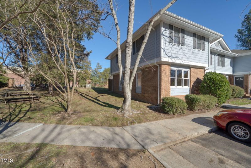 119 Old Cooper Sq, Chapel Hill, NC 27517