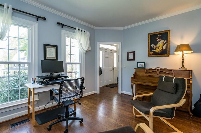 119 Parkcrest Dr, Cary, NC 27519