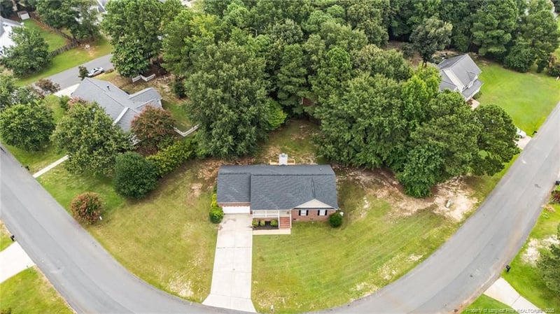119 Pinevalley Ln, Sanford, NC 27332