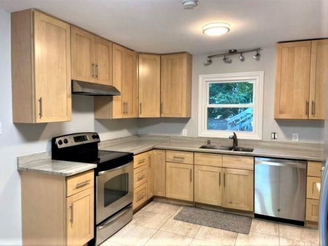 119 Red Bud Ct, Cary, NC 27513