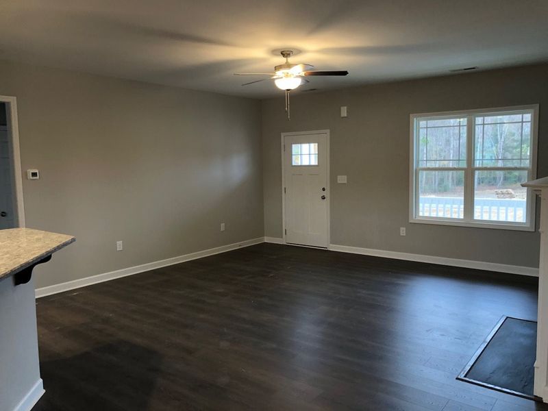 119 Rickenbacker Dr, Zebulon, NC 27597