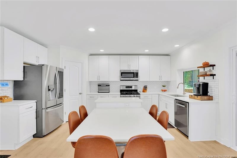 119 Strathburgh Ln, Cary, NC 27518