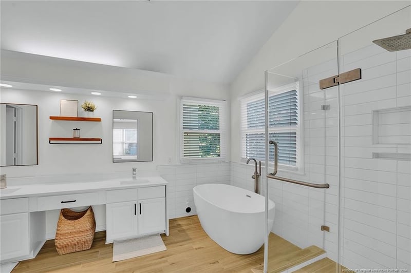 119 Strathburgh Ln, Cary, NC 27518