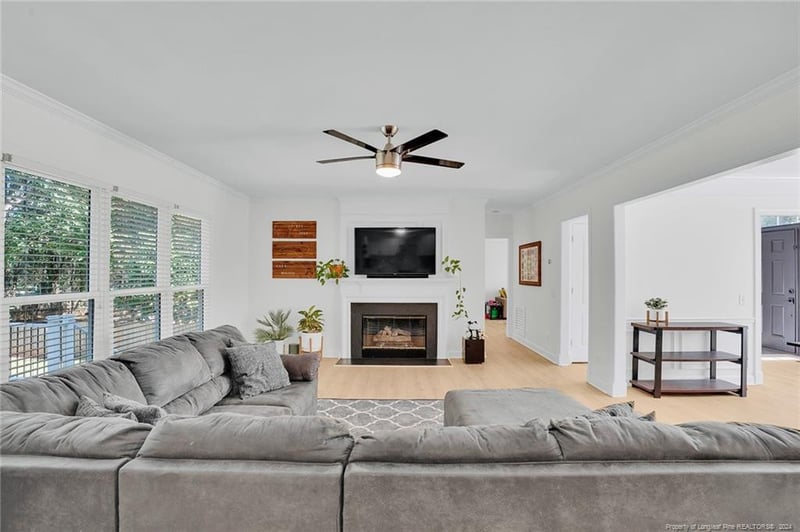 119 Strathburgh Ln, Cary, NC 27518
