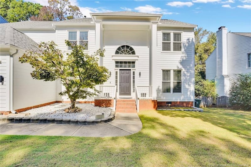119 Strathburgh Ln, Cary, NC 27518