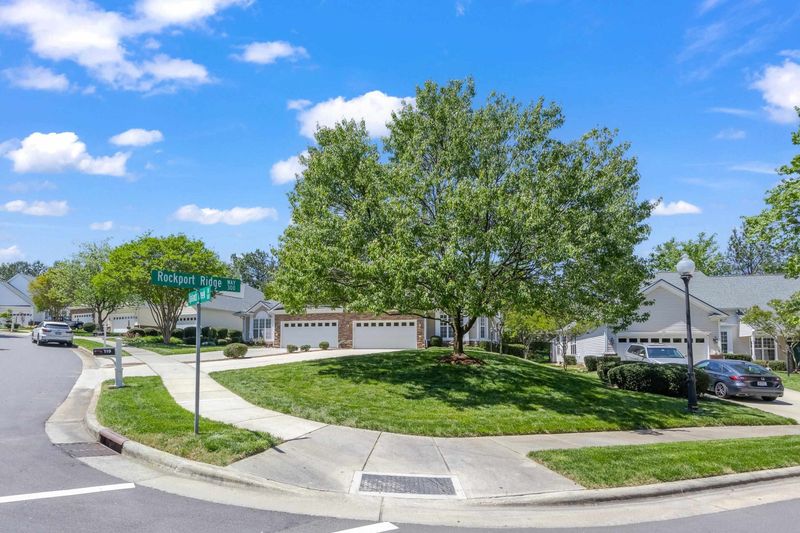 119 Uplands Creek Dr, Cary, NC 27519