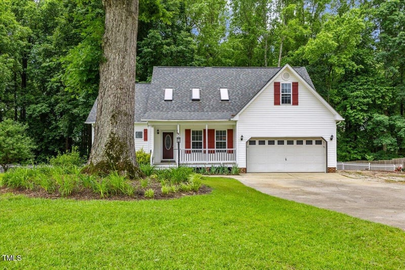 119 Valleycastle Ct, Clayton, NC 27520