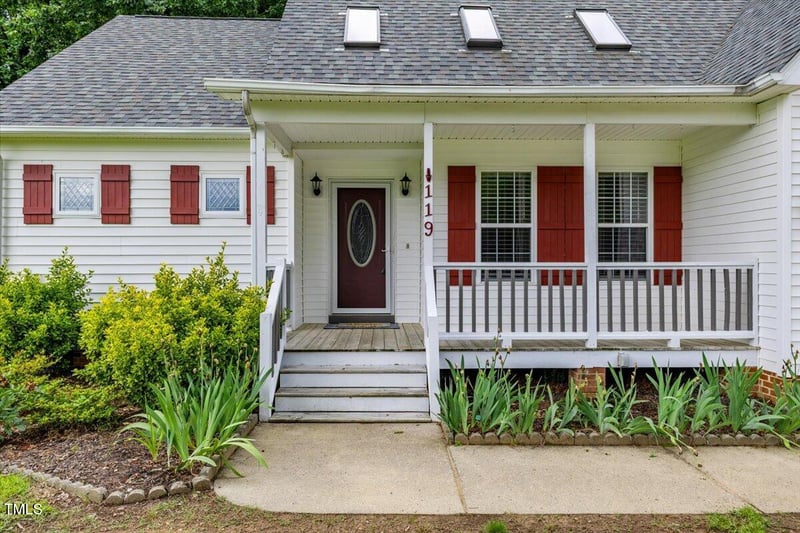 119 Valleycastle Ct, Clayton, NC 27520