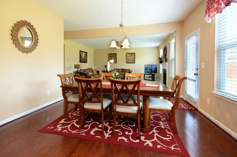 119 Windrush Ln, Durham, NC 27703
