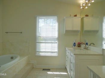 119 Woodshire Ln, Chapel Hill, NC 27514