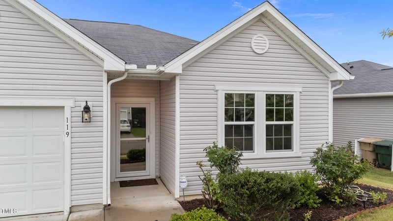 119 Yadkin St, Clayton, NC 27520