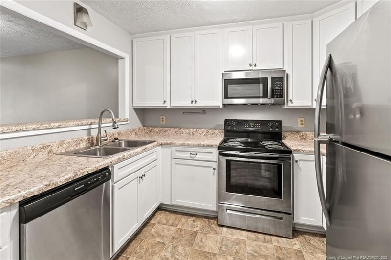 1190 Wrenwood Ct, Fayetteville, NC 28303