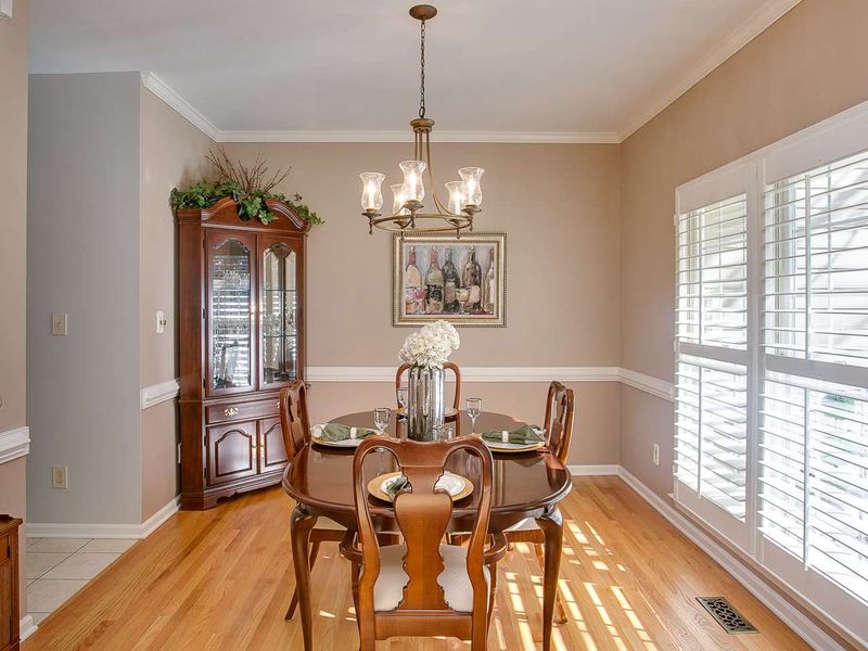 11908 Fairlie Pl, Raleigh, NC 27613