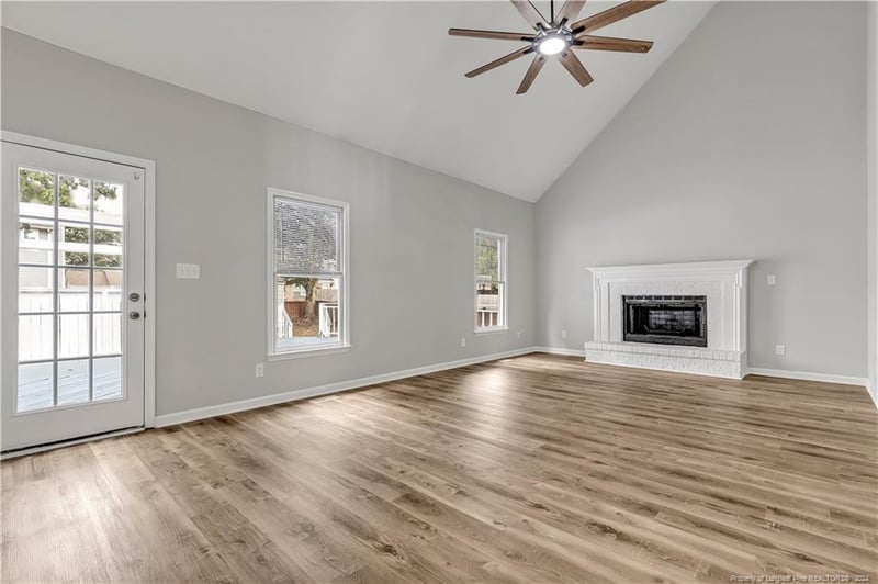 1191 Curry Ford Dr, Fayetteville, NC 28314
