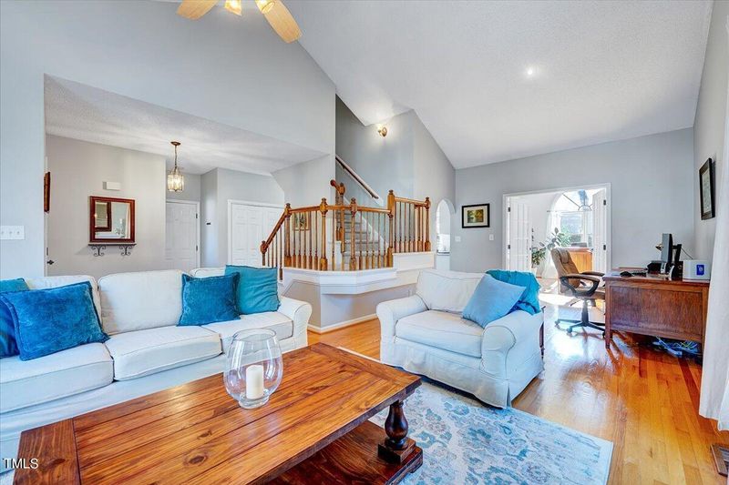 11925 Fairlie Pl, Raleigh, NC 27613